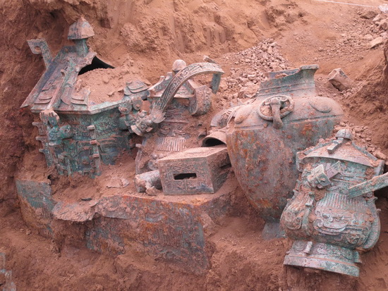 3000-year-old wine vessel unearthed in Shaanxi